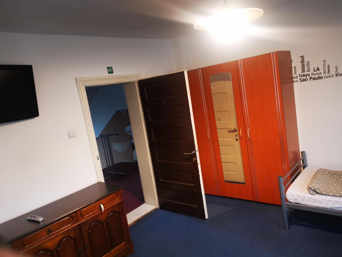 Enjoy Hostel Cluj-Napoca Eksteriør bilde